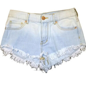Bullhead Light Wash Faded Raw Hem Casual Denim Shorts Size 3